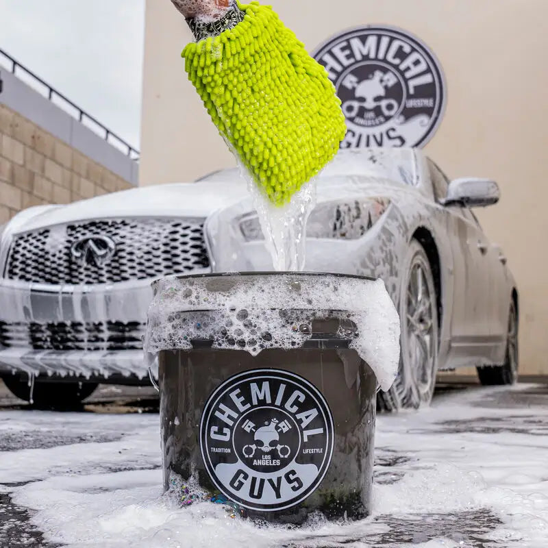 Chemical Guys Heavy Duty Detailing Bucket Smoked Black (4.5 Gal) - Case of 12 chgacc108